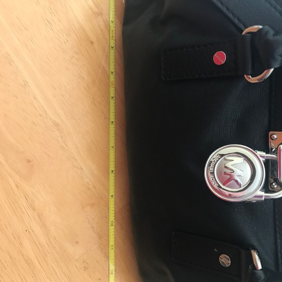 Michael Kors Hamilton Medium Lock and Key Bag - Picture 8 of 11